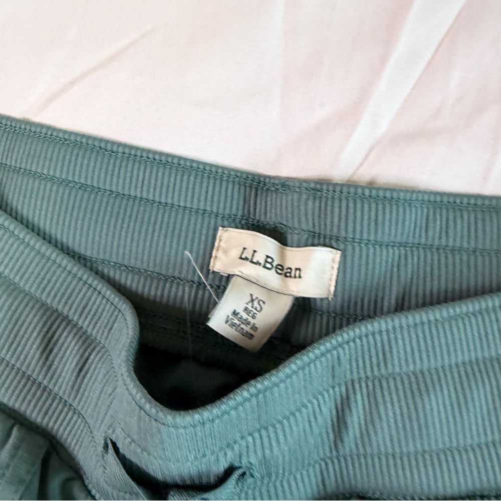 L.L. Bean Vista Camp women’s Seafoam Green Athletic Shorts UPF 50+ Bermuda XS - Picture 3 of 8